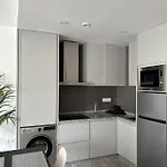 En